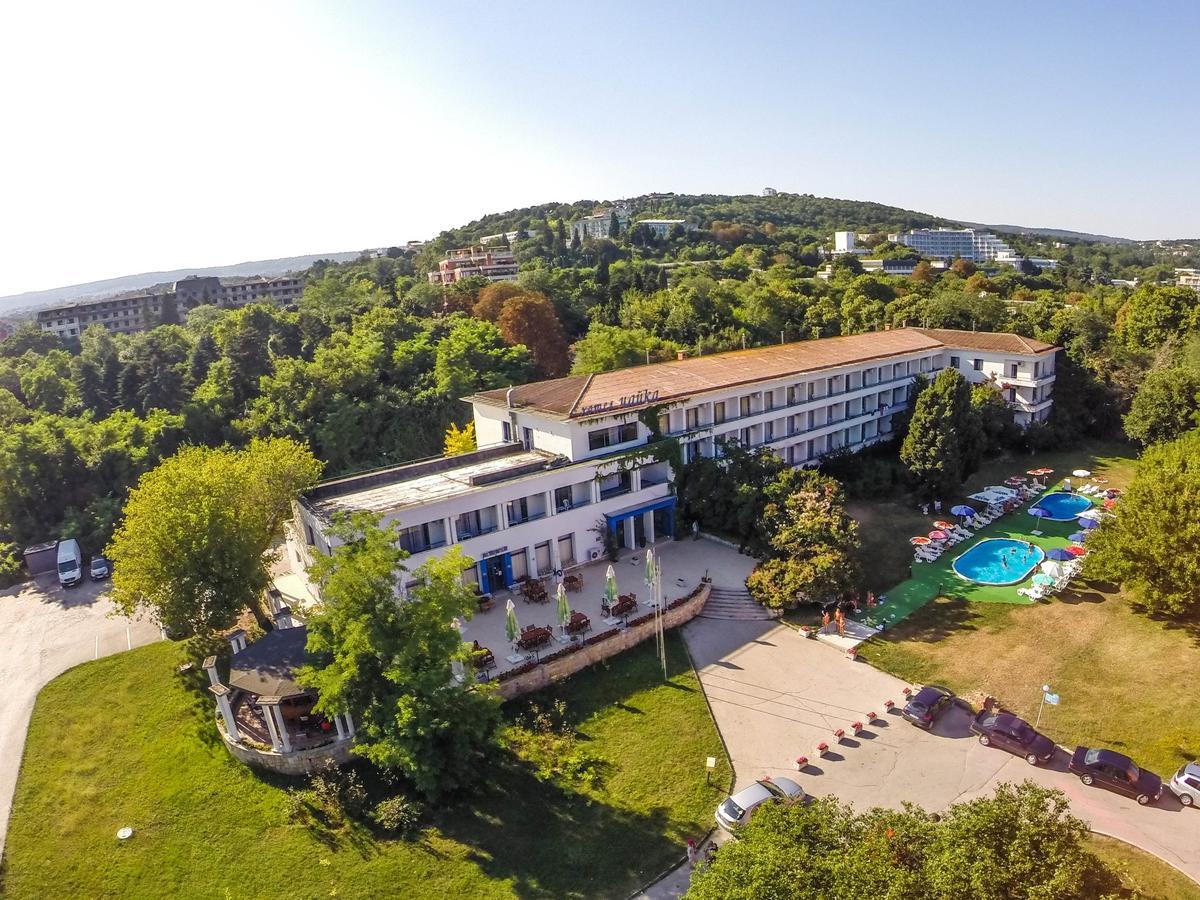 Chaika Hotel St Constantin et Helena Extérieur photo